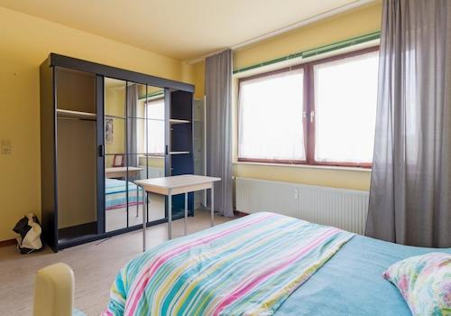 Schlafzimmer 1.1