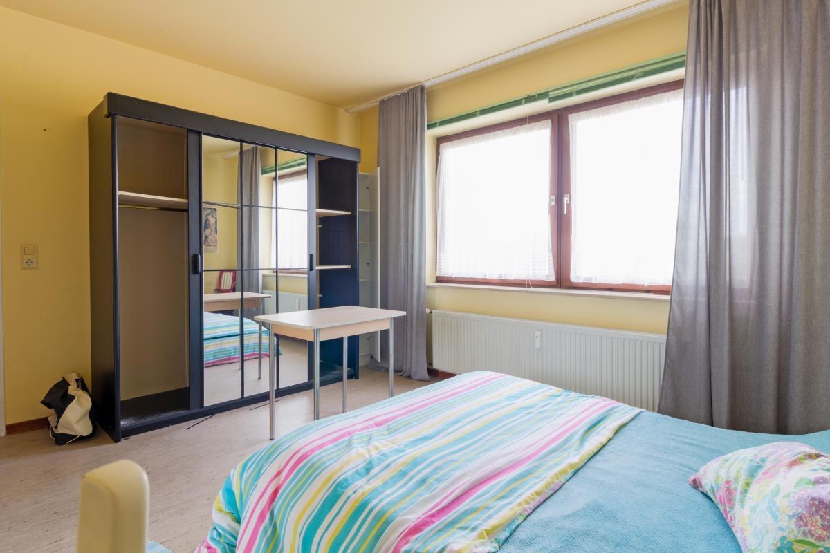 Schlafzimmer 1.1
