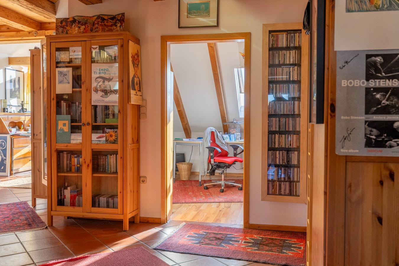 Wohnen über dem See – Charmante Maisonettewohnung mit Alpenpanorama