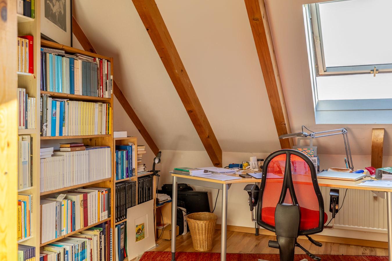 Wohnen über dem See – Charmante Maisonettewohnung mit Alpenpanorama