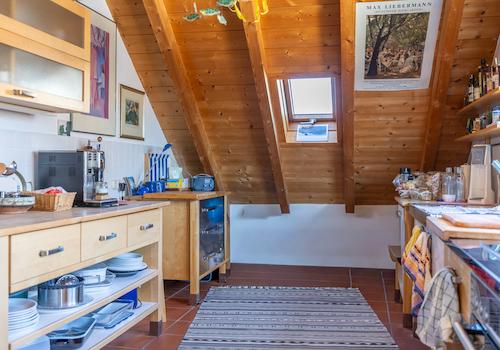 Wohnen über dem See – Charmante Maisonettewohnung mit Alpenpanorama