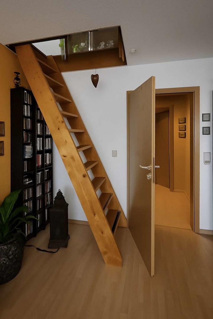 Treppe in den Speicher