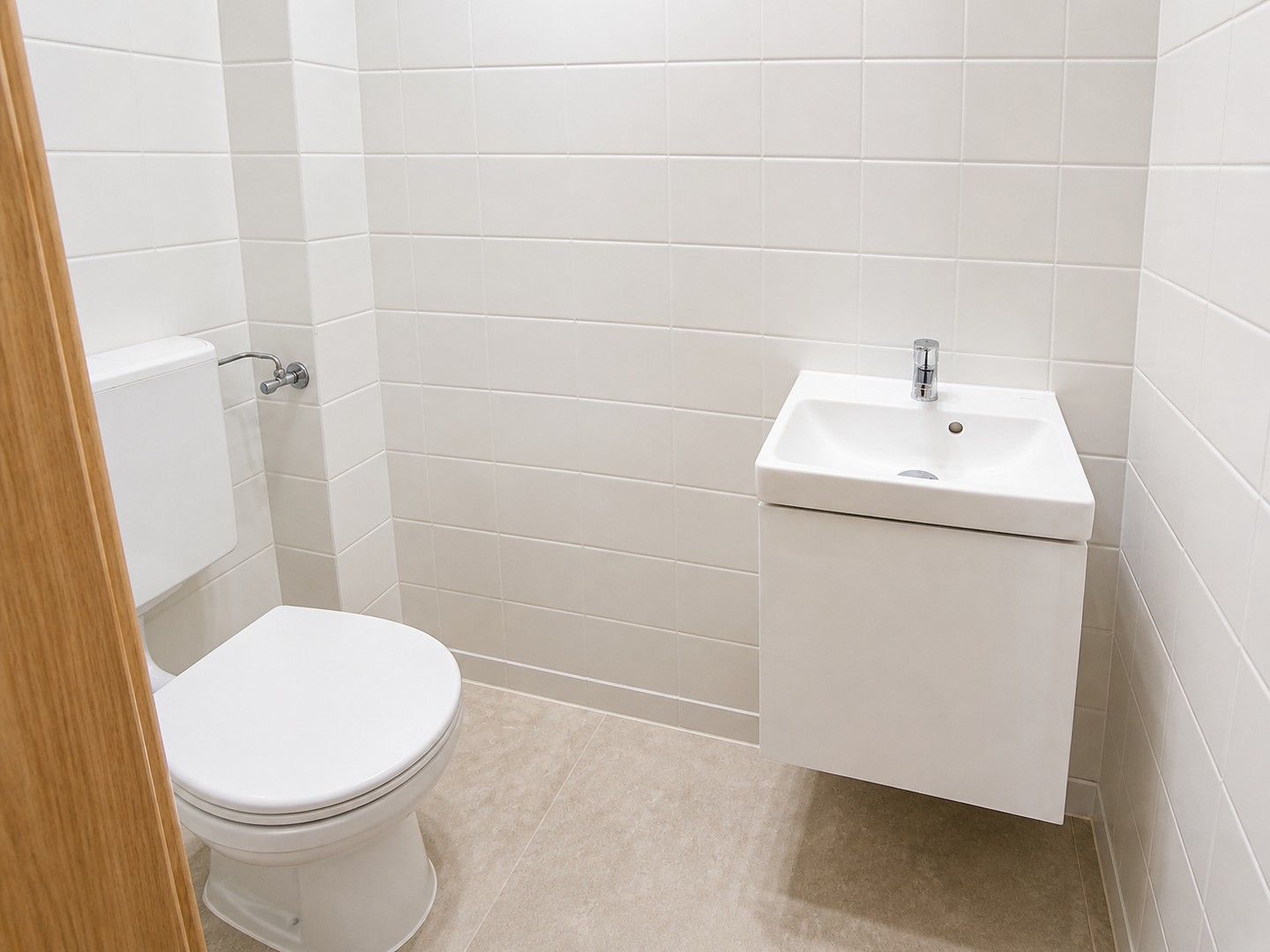 separates WC