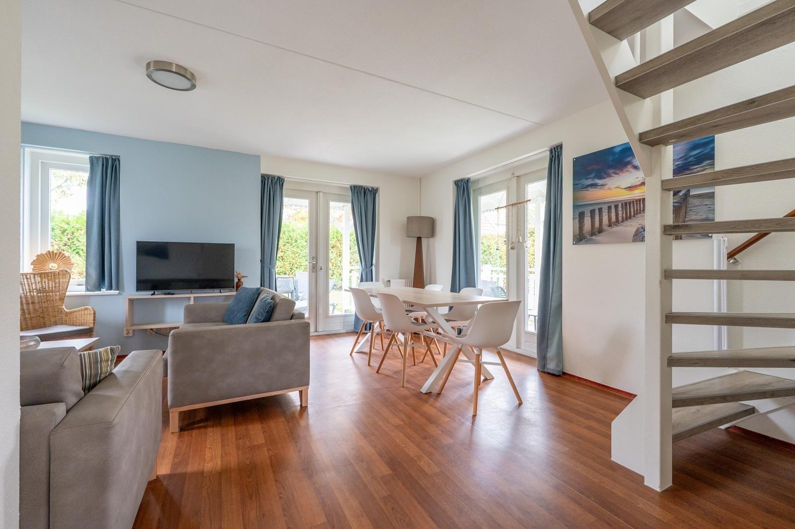 kaufen-freistehendes-ferienhaus-bruinisse-aussenansicht-garten-recreatieadviseurs-vakantiehuistekoop-nl.jpg10