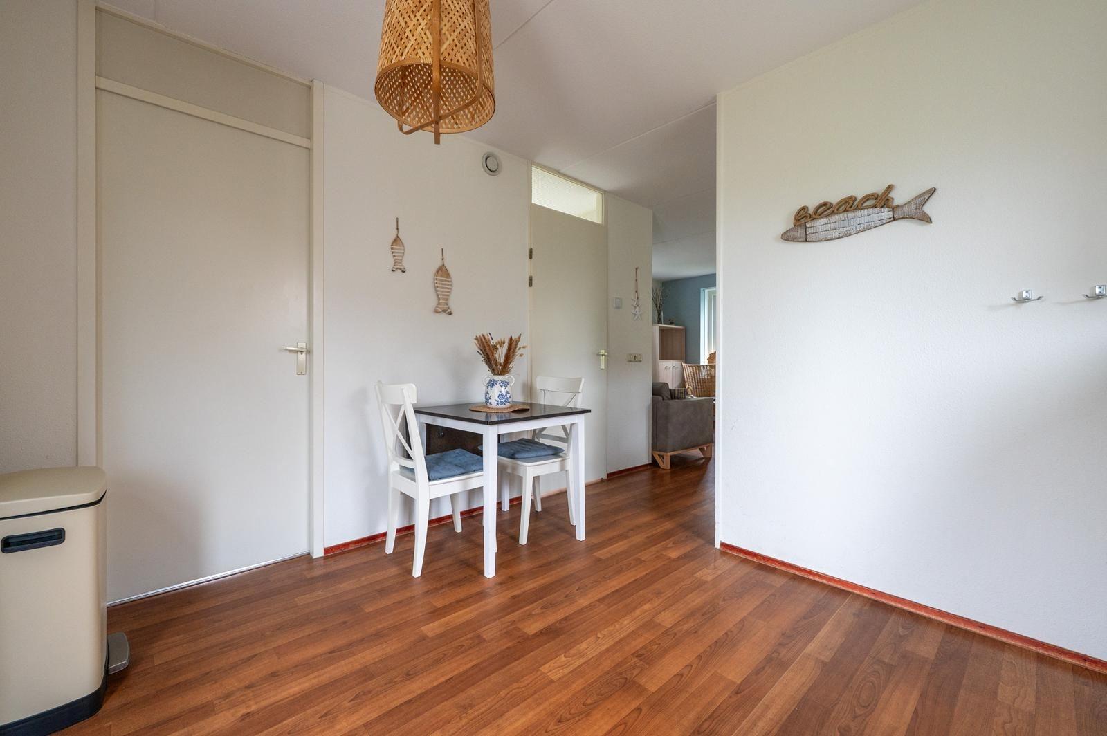 kaufen-freistehendes-ferienhaus-bruinisse-aussenansicht-garten-recreatieadviseurs-vakantiehuistekoop-nl.jpg13