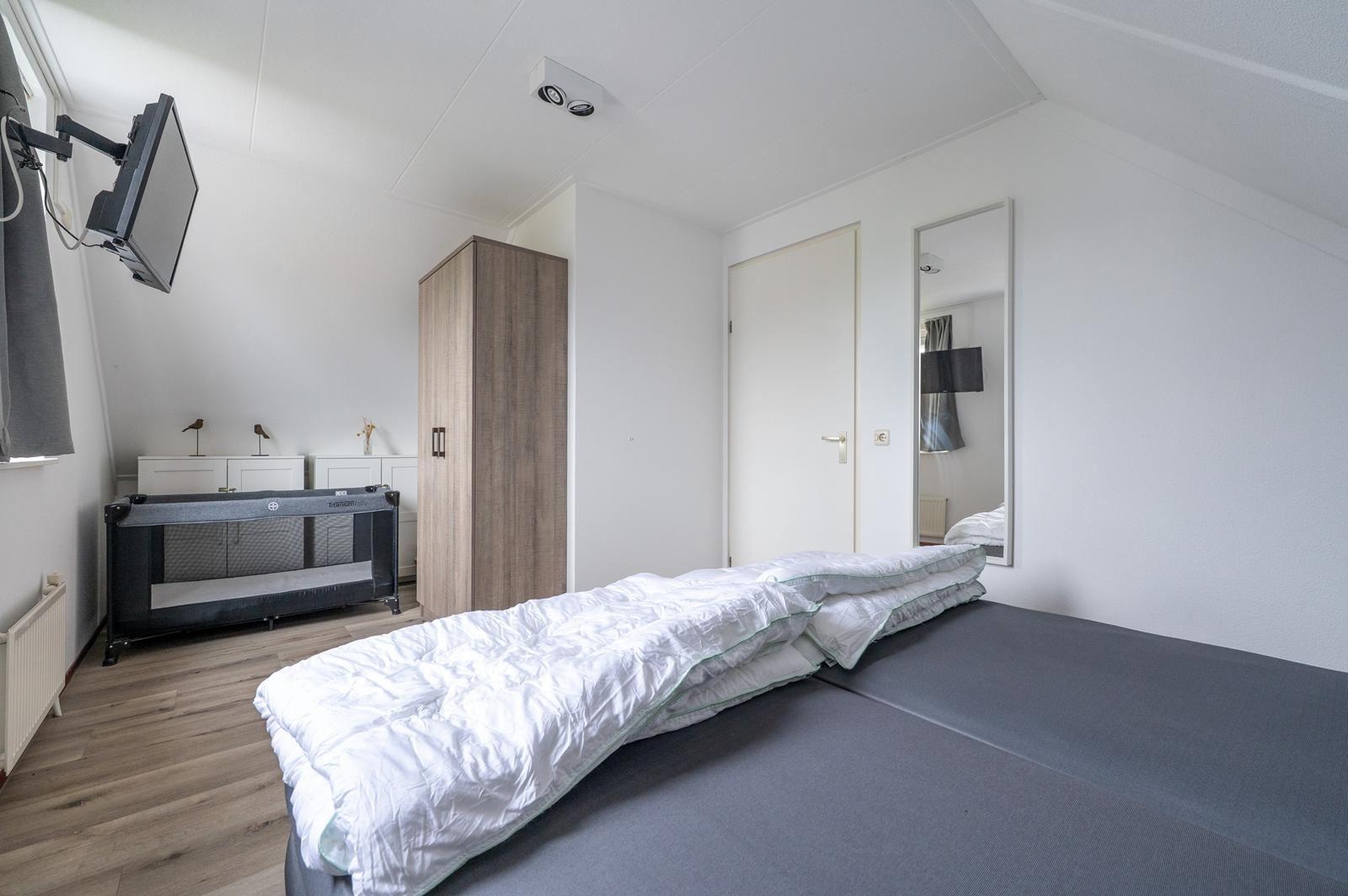 kaufen-freistehendes-ferienhaus-bruinisse-aussenansicht-garten-recreatieadviseurs-vakantiehuistekoop-nl.jpg06