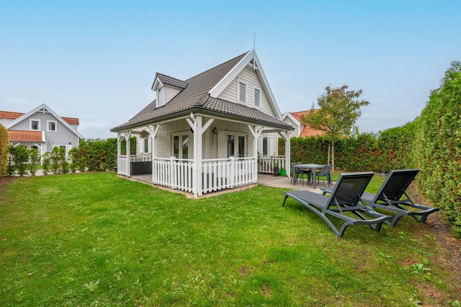 kaufen-freistehendes-ferienhaus-bruinisse-aussenansicht-garten-recreatieadviseurs-vakantiehuistekoop-nl.jpg14