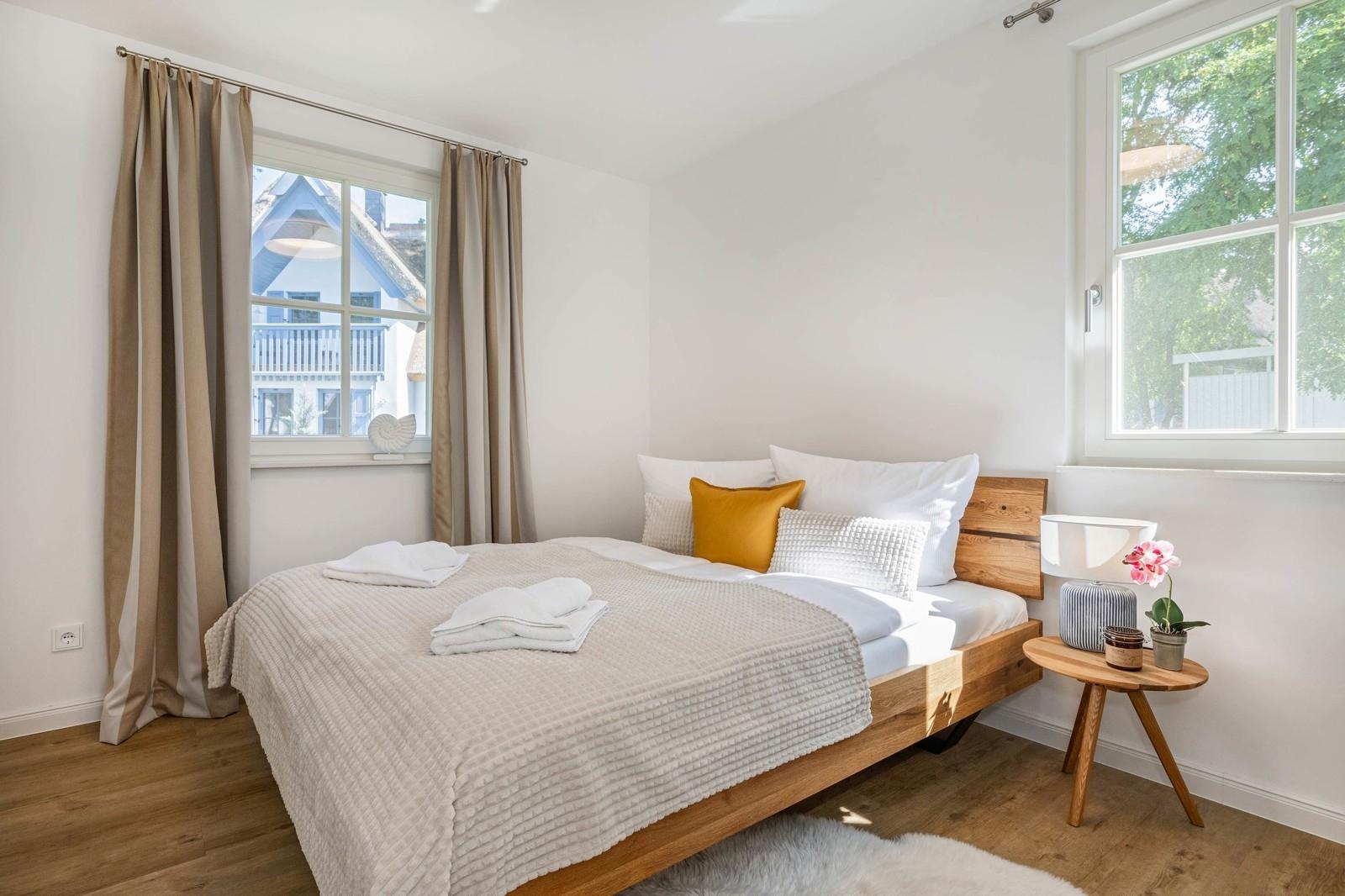 Schlafzimmer 1 im EG ...
