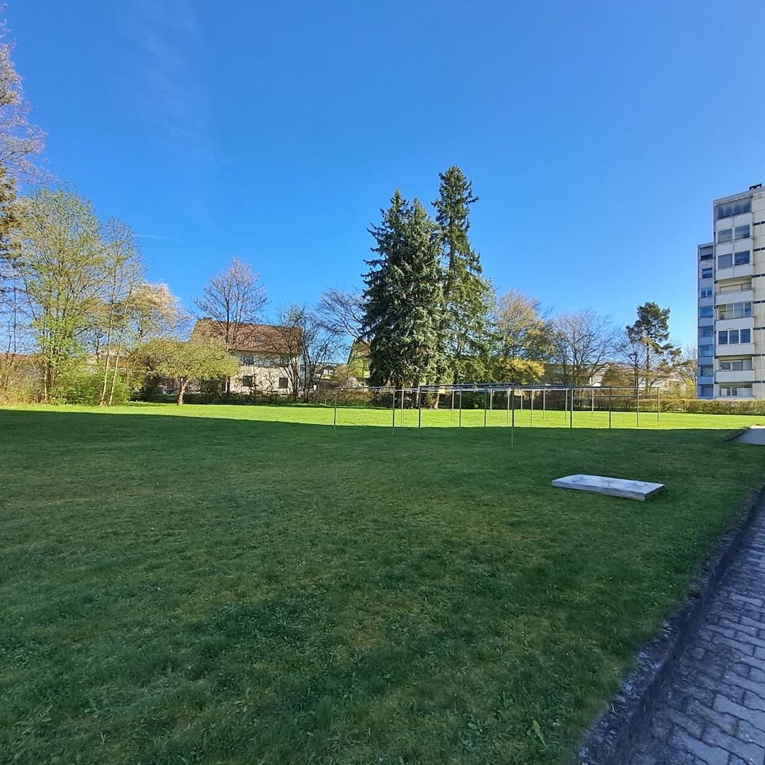 Blick in den Garten , Wäscheplatz vorhanden