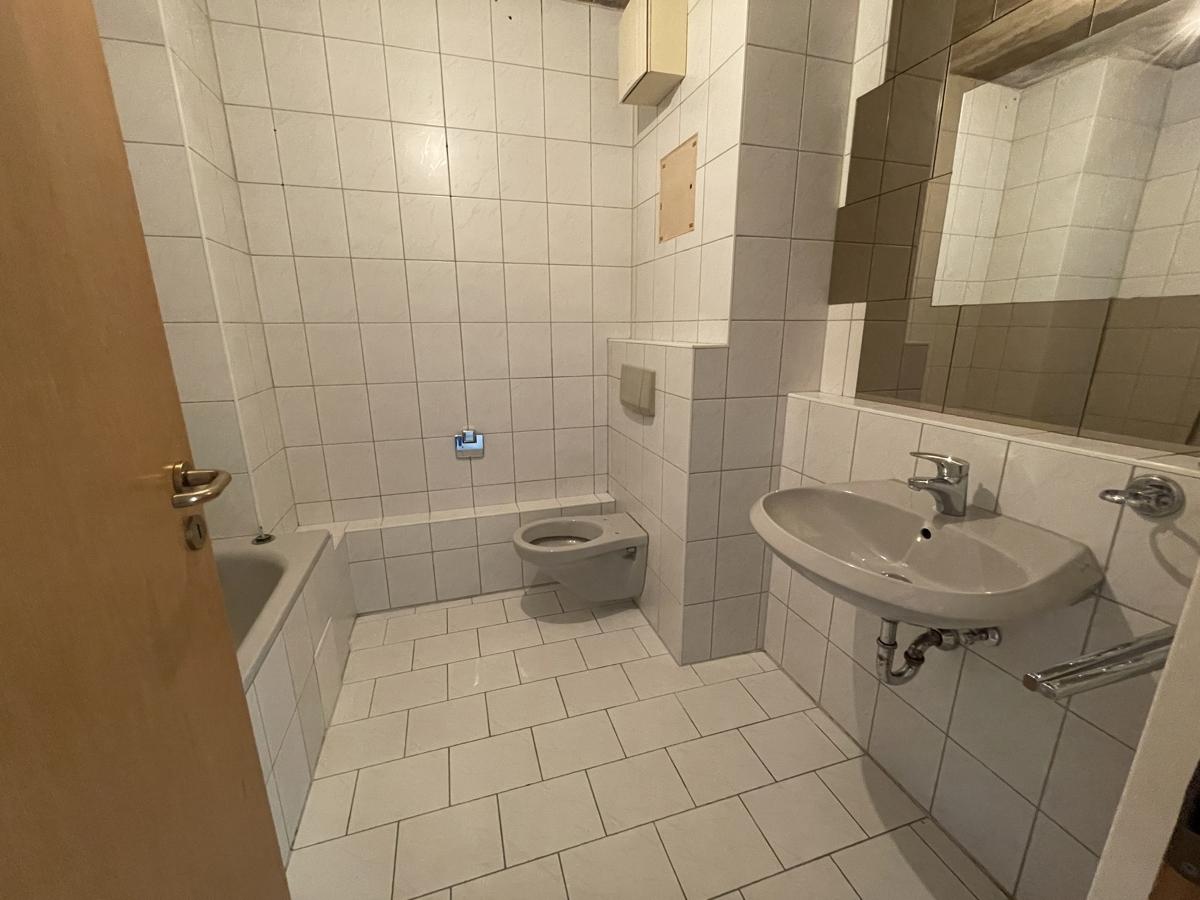 Bad mit Badewanne