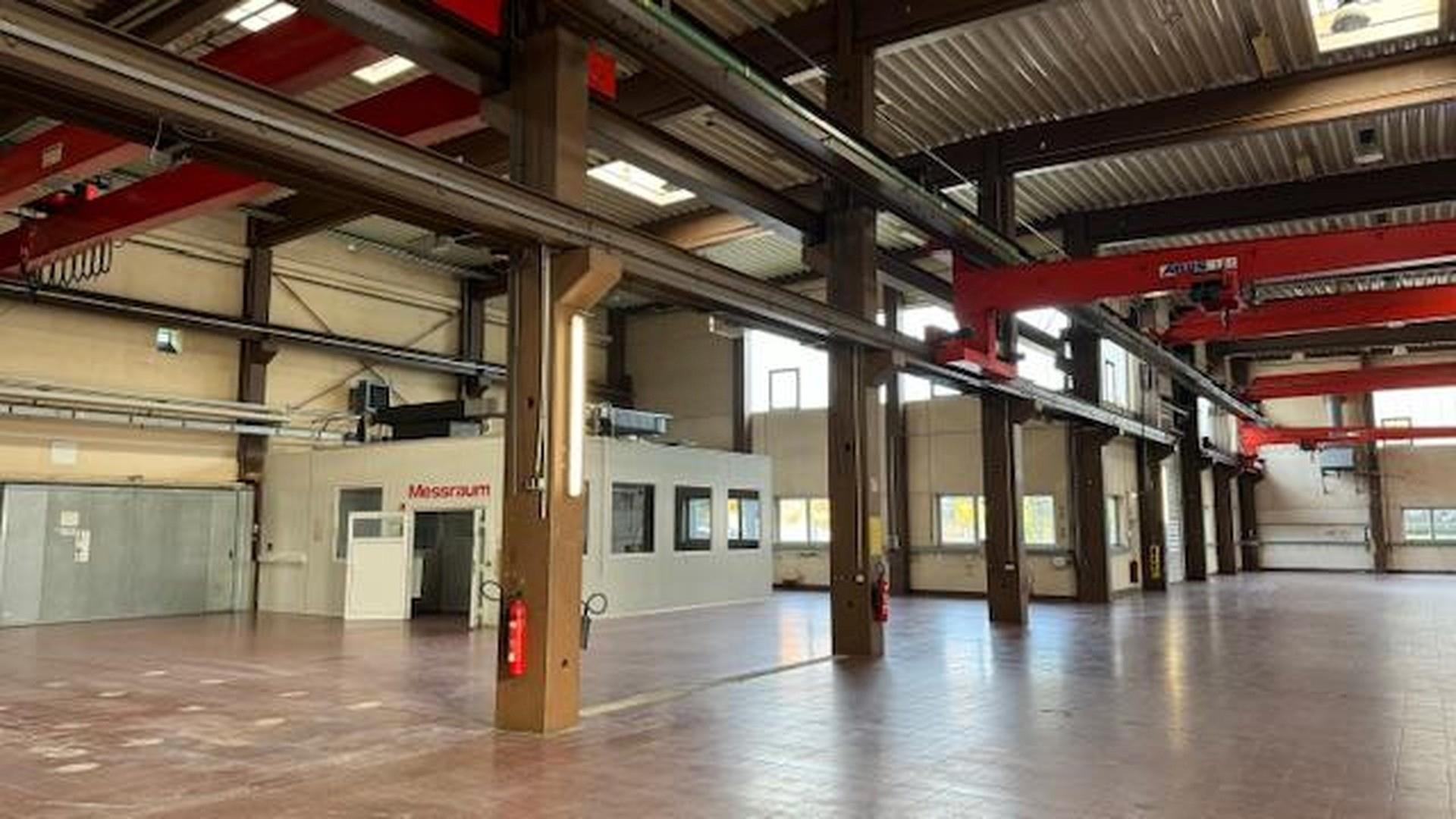 Halle innen 