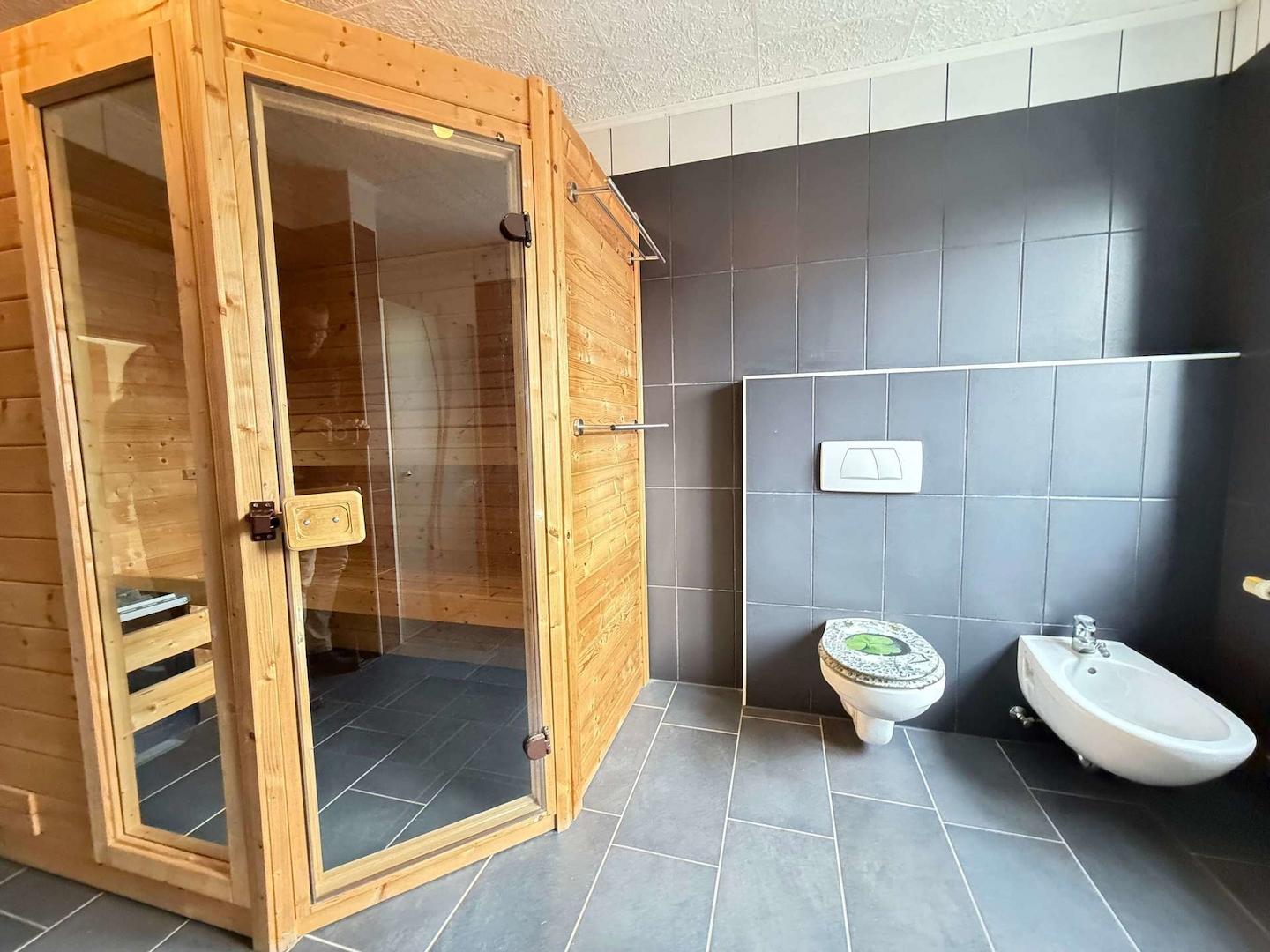 Bad mit Sauna