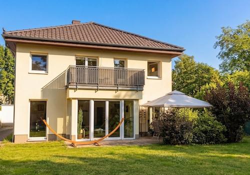 Haus Front