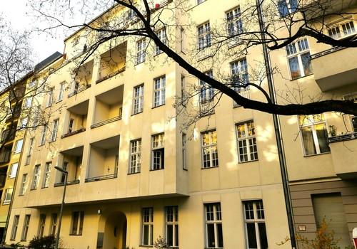 Straßen-Fassade
