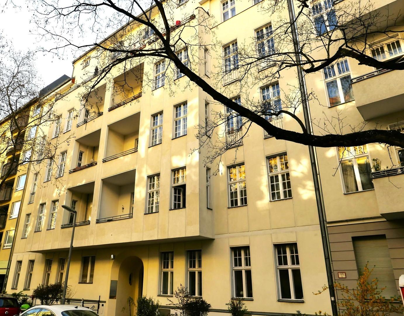 Straßen-Fassade