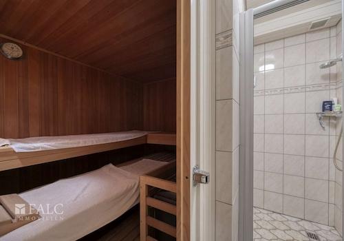 Saune und Dusche