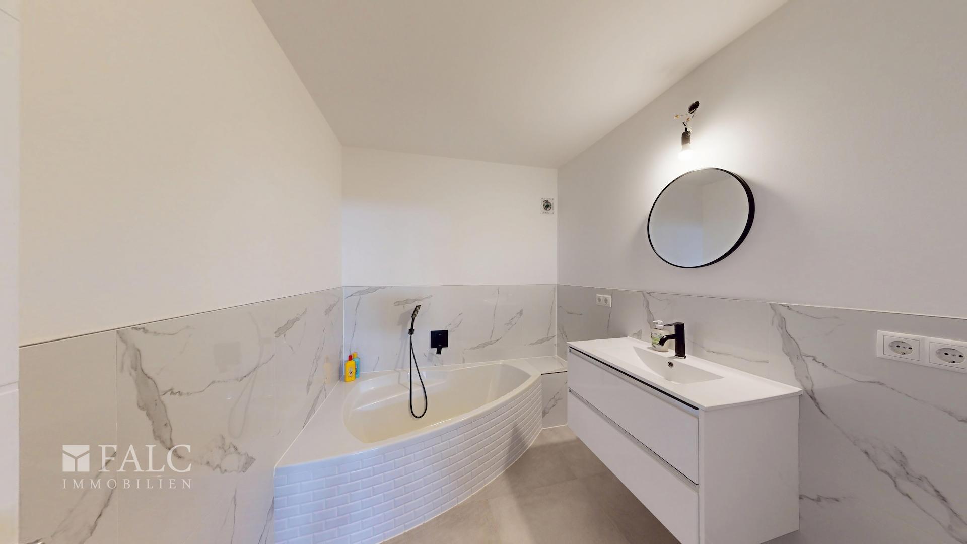 Vorderhaus_Wohnung 1_KG_Badezimmer
