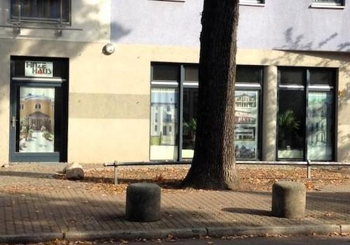 Straßenseitiger Eingang