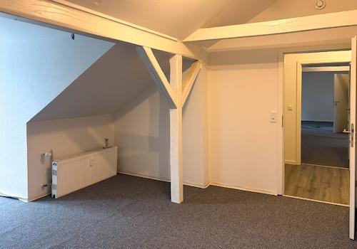 großzügiges Schlafzimmer