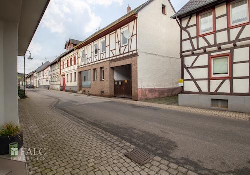 Straßenansicht