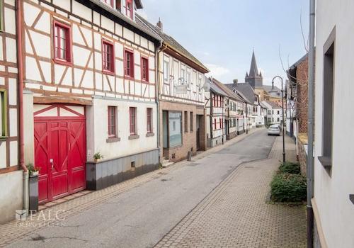 Straßenansicht