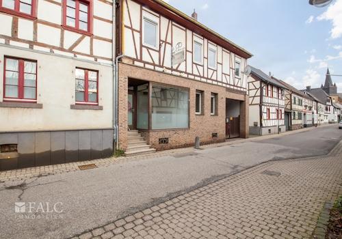 Straßenansicht