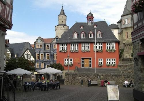 Stadtverwaltung,,, das rote Rathaus