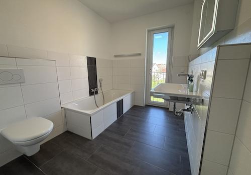 Badezimmer mit Badewanne