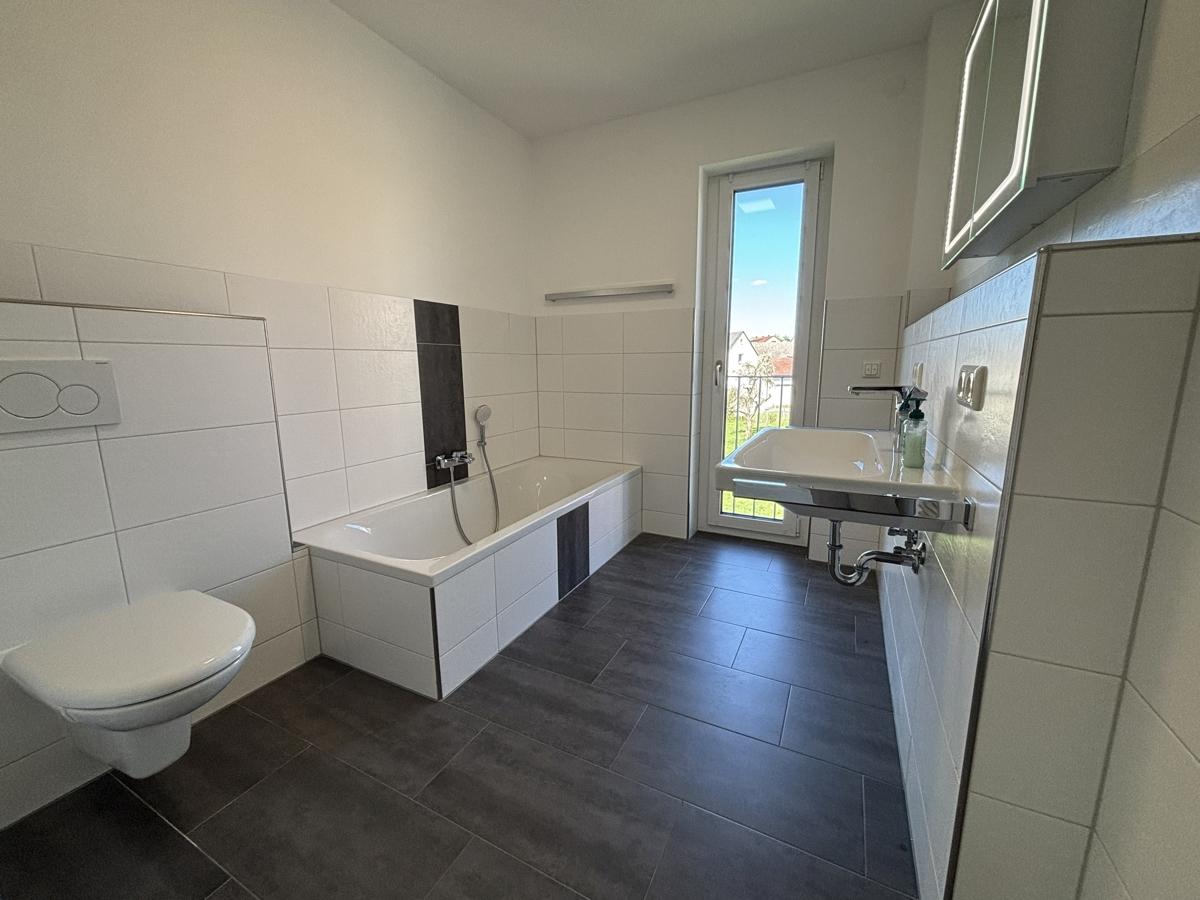 Badezimmer mit Badewanne