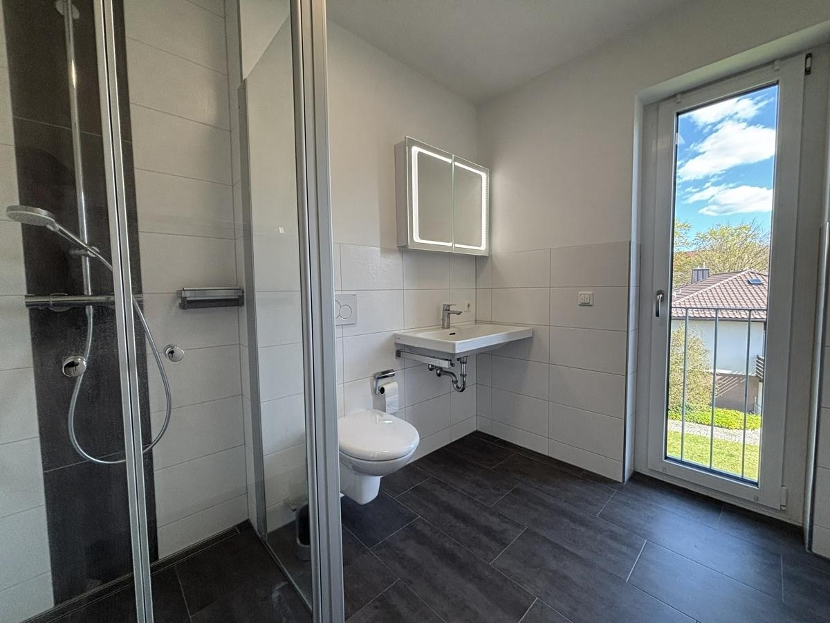Badezimmer mit Dusche