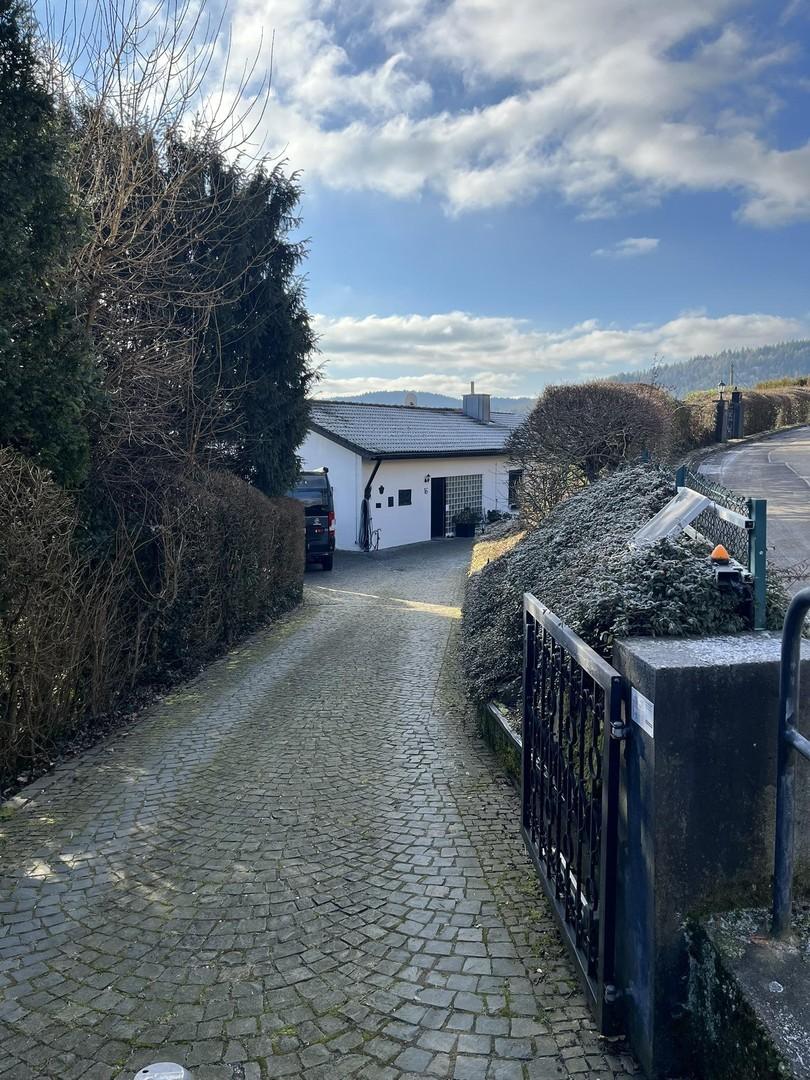 Einfahrt zum Haus