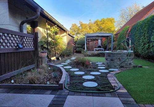 Gartenblick von Garage