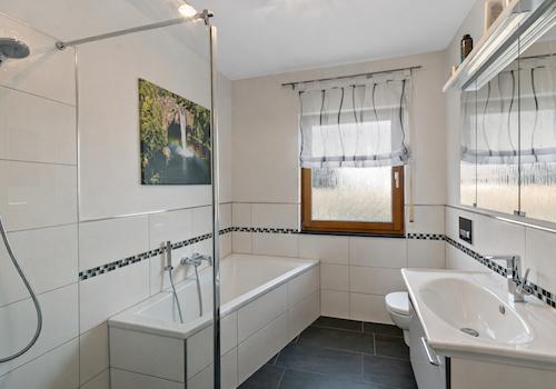 Badezimmer EG