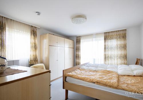 Schlafzimmer OG mit Balkon