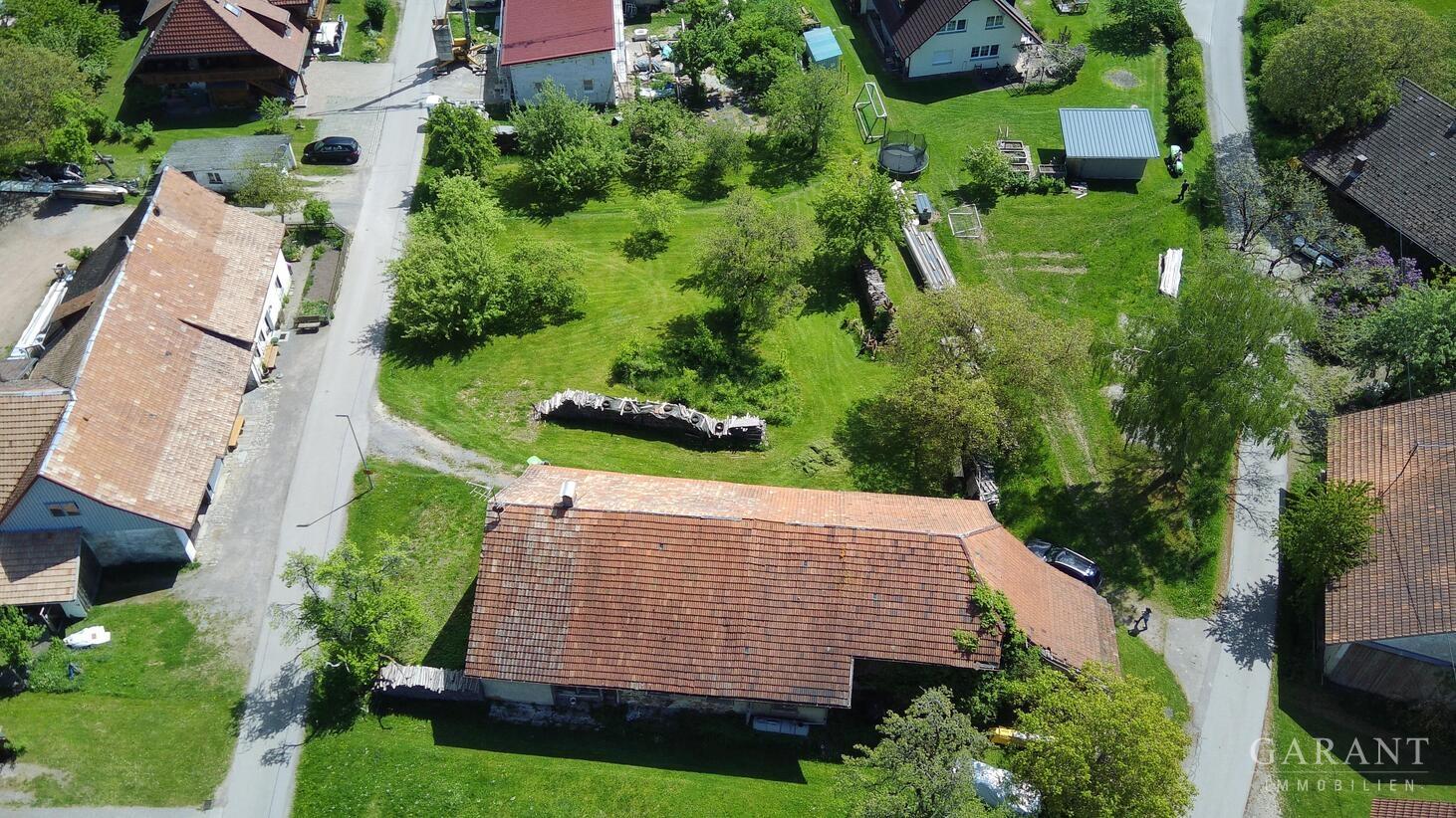 Ansicht von oben - Haus mit Grundstück