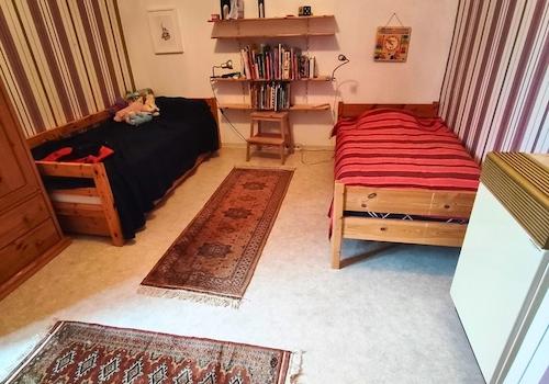 Schlafzimmer (2) OG