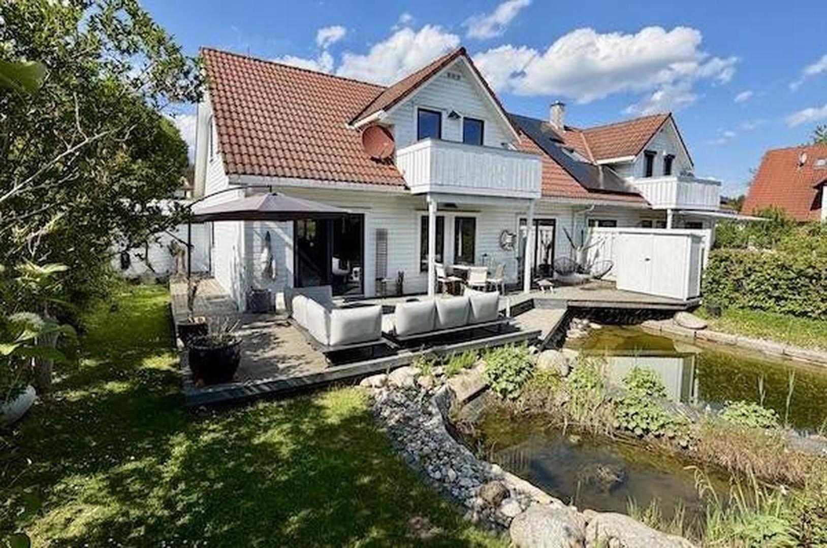 Blick vom Süden auf Terrasse