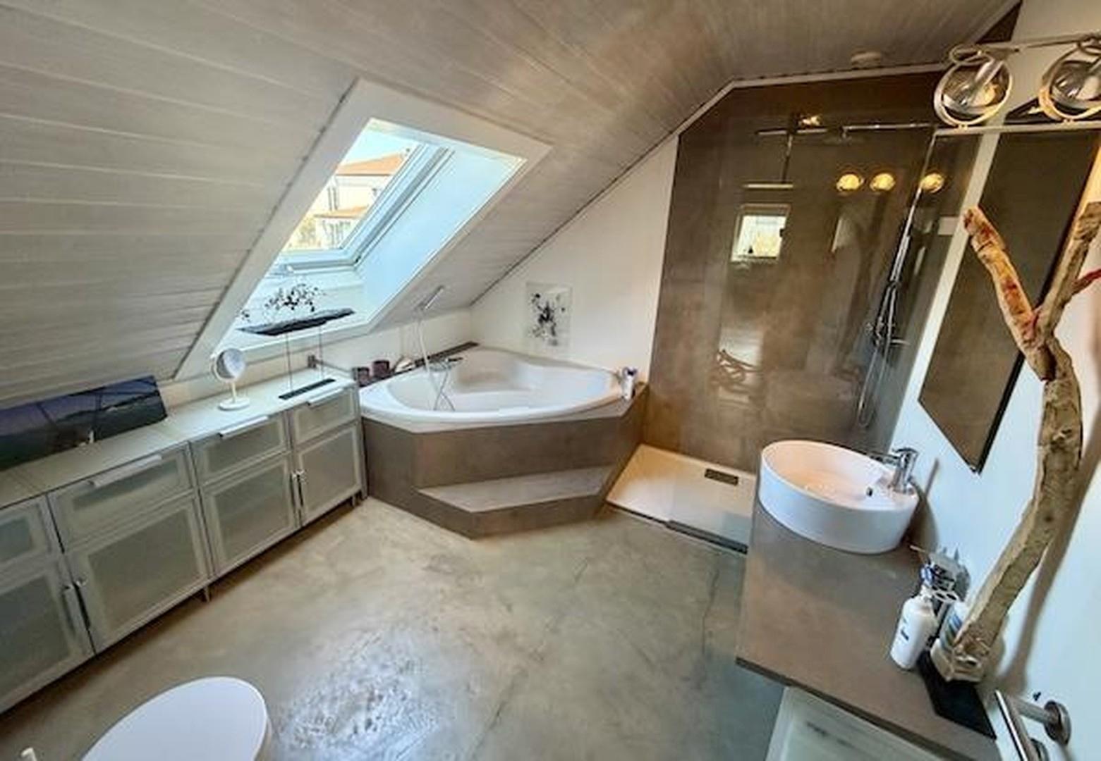 Badezimmer im OG