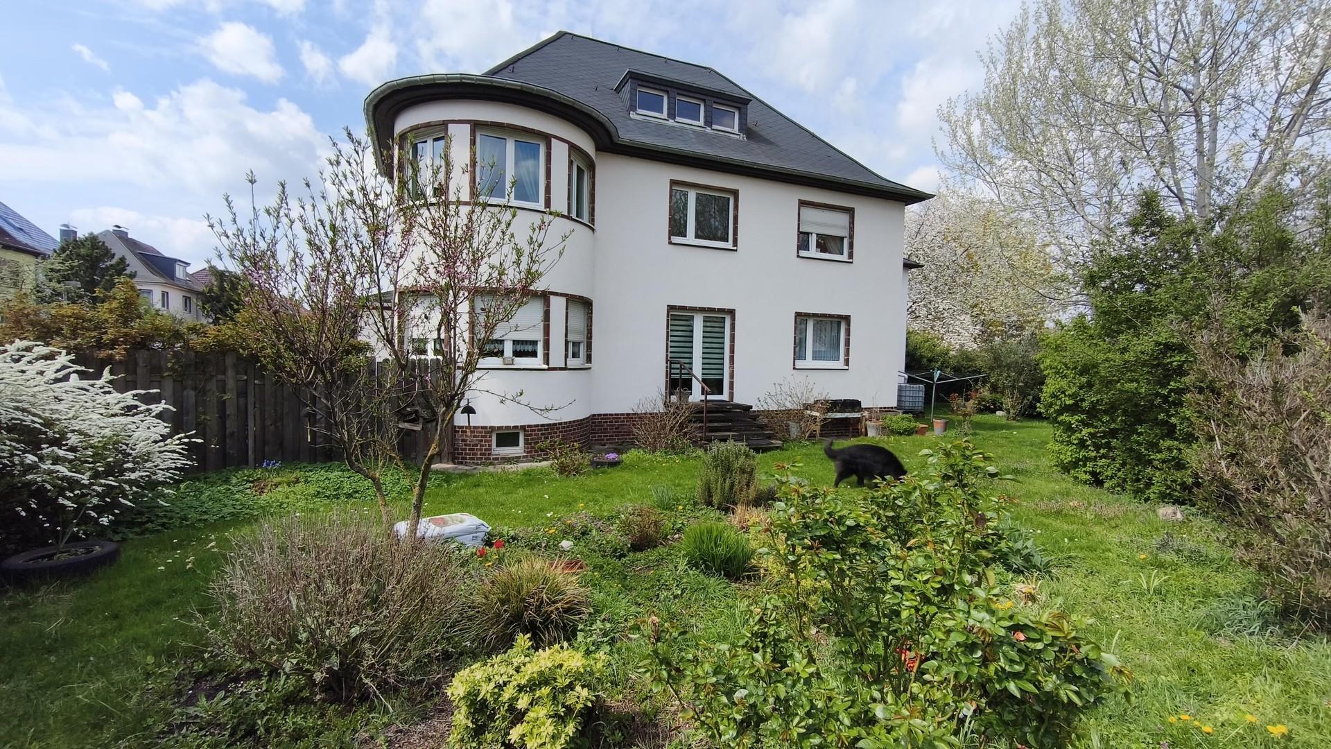 Haus Gartenansicht