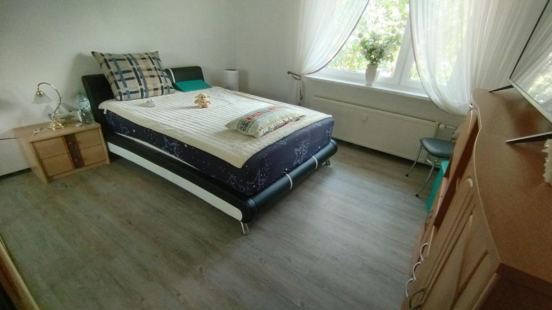 Schlafzimmer OG