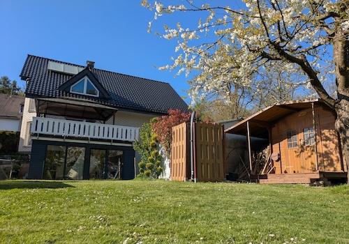Haus vom Garten aus