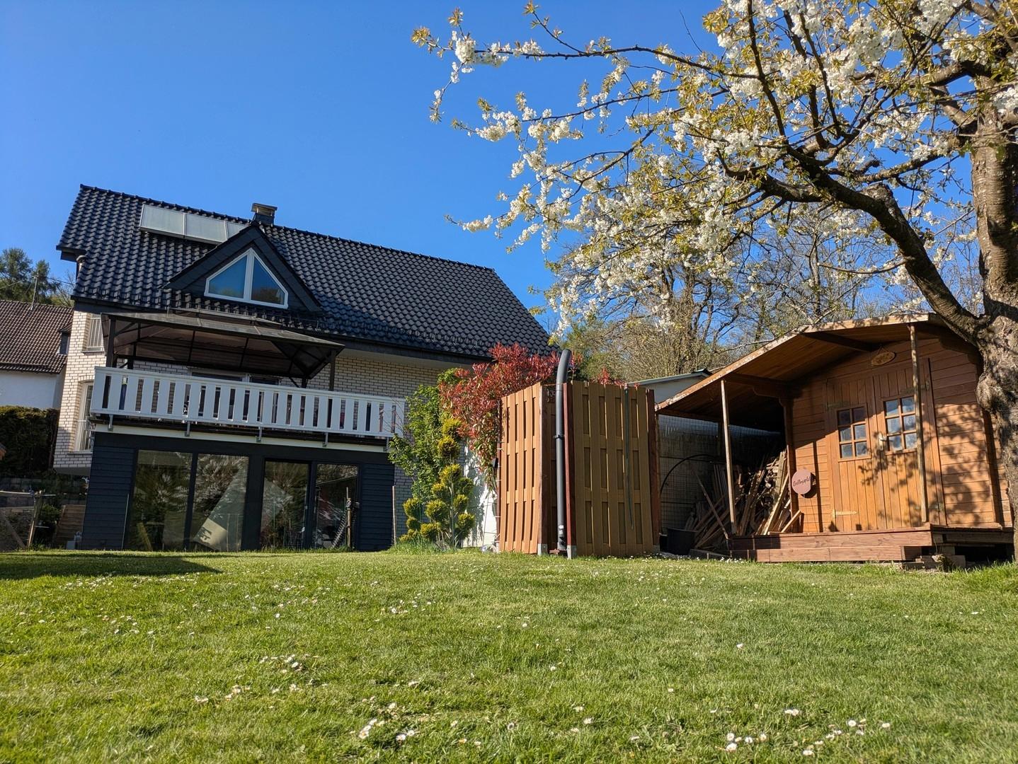 Haus vom Garten aus