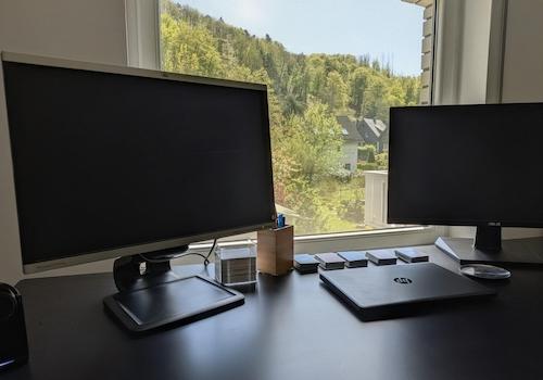 Büro mit Gartenblick EG