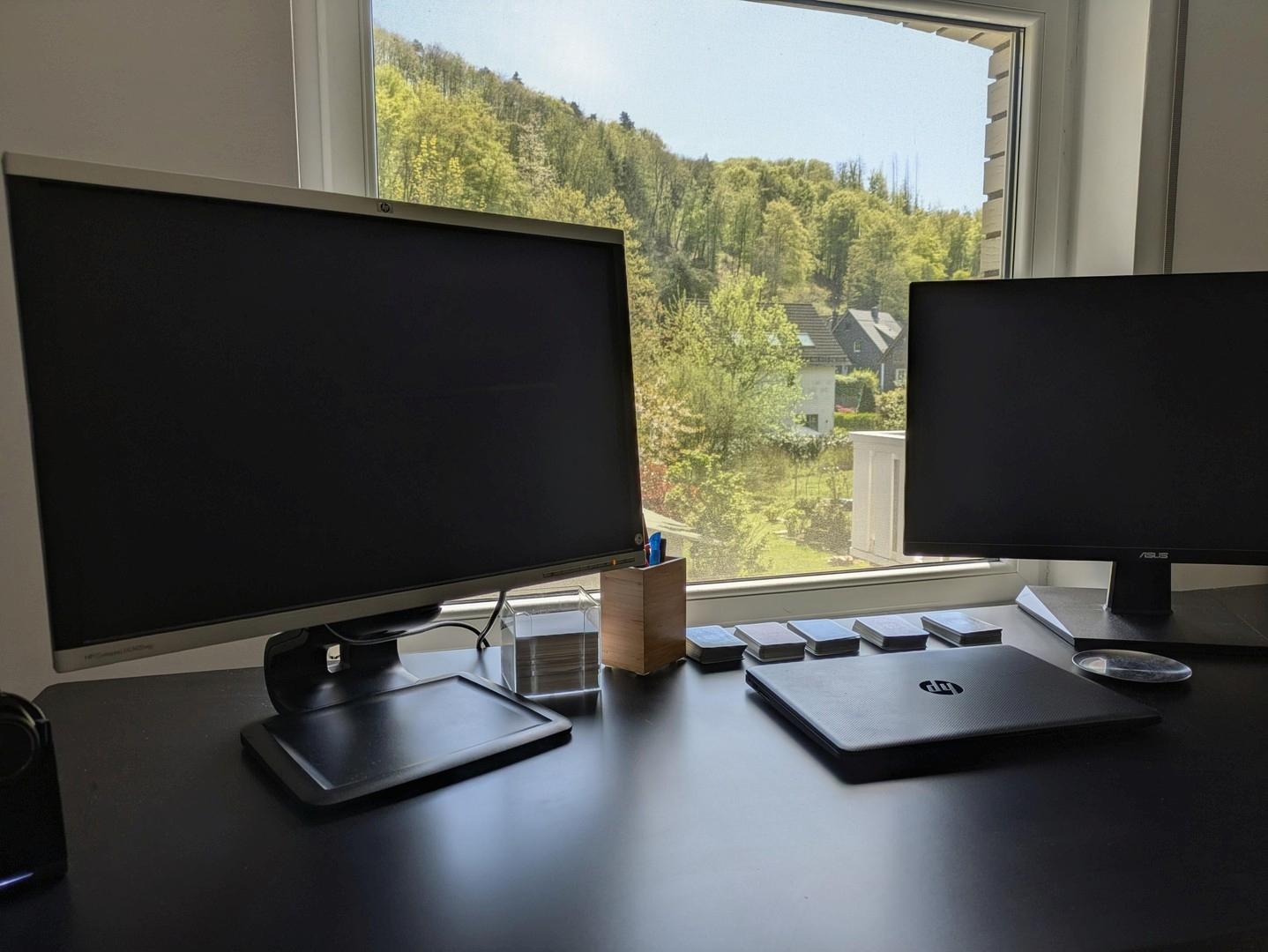Büro mit Gartenblick EG