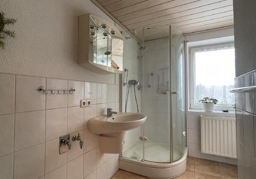 Bad 1 der Wohnung