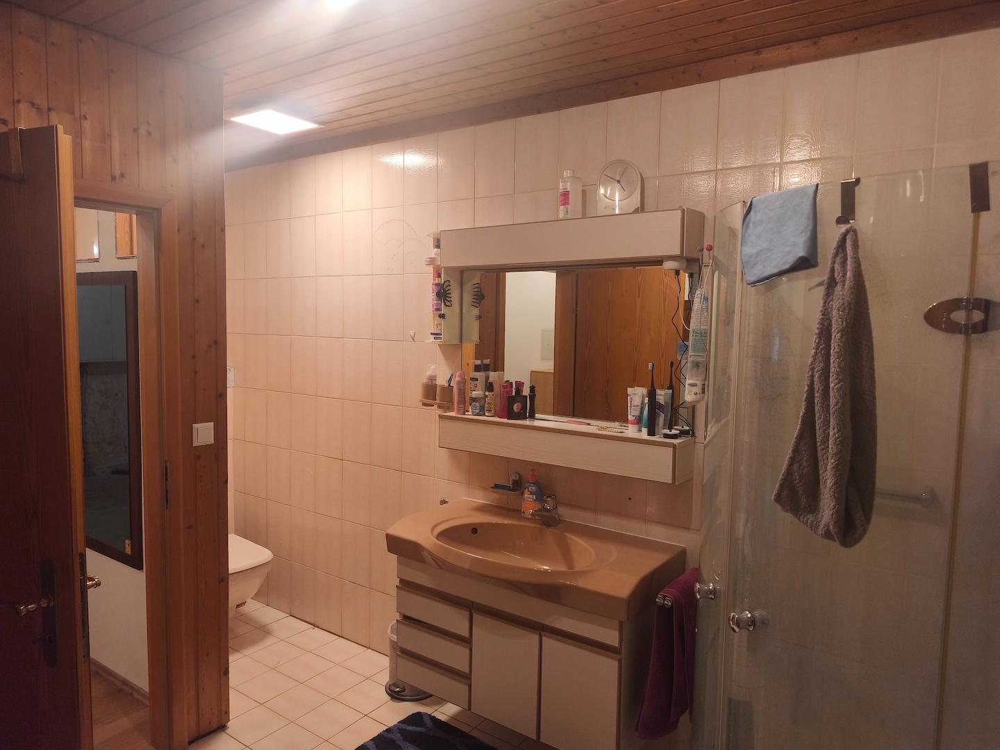 Bad mit WC im DG
