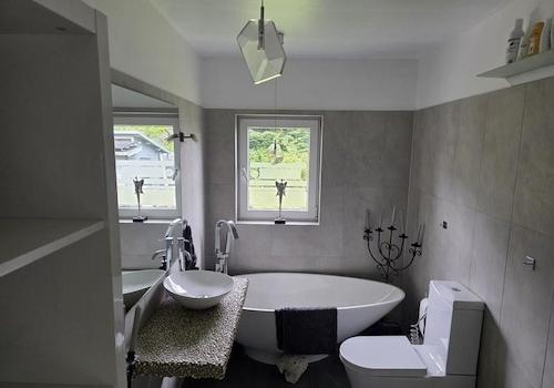Badezimmer 1