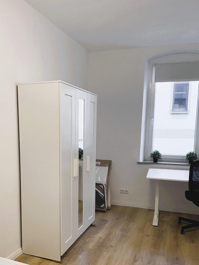Kleiderschrank