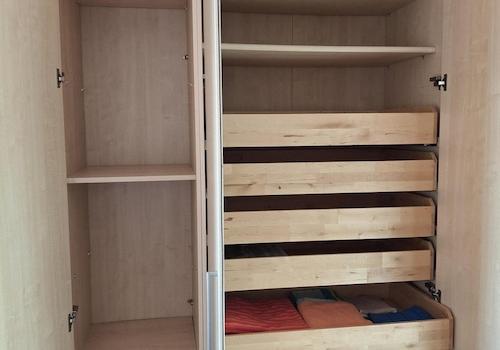 Schlafen Holzschrank