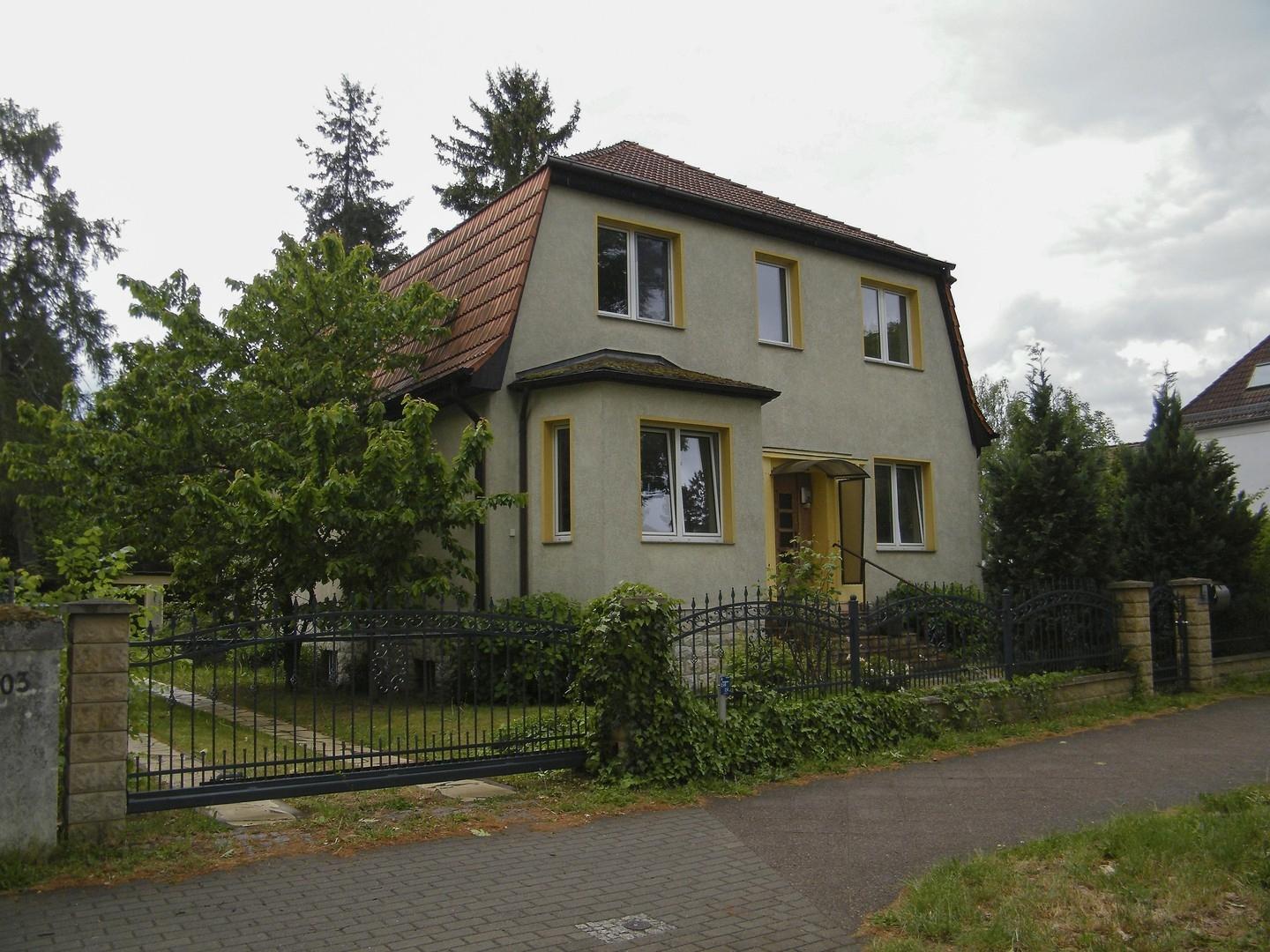 Hausansicht Straßenseite